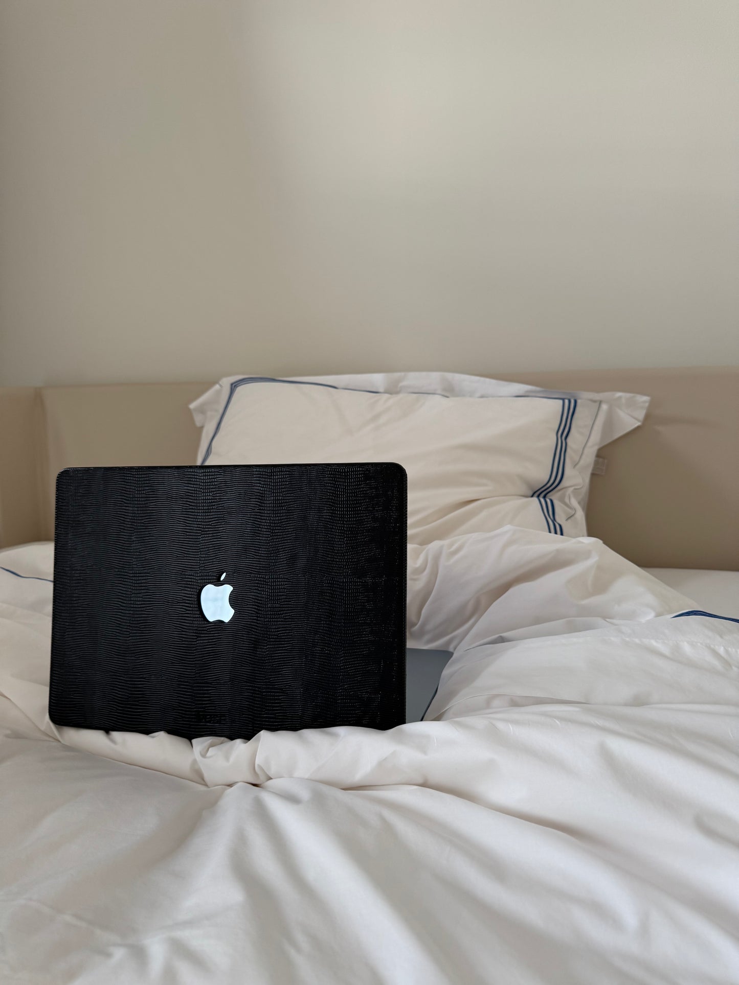 Macbook cover lizard black